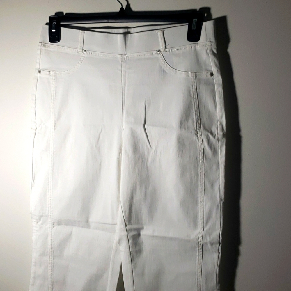 New Women pant without tag